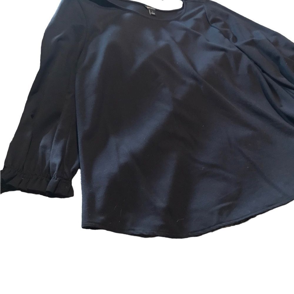 Ann Taylor size large top excellent condition ruffle accents on sleeves